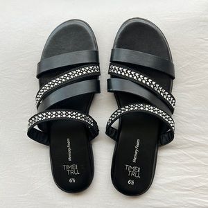 Time and Tru Sandals 6.5
